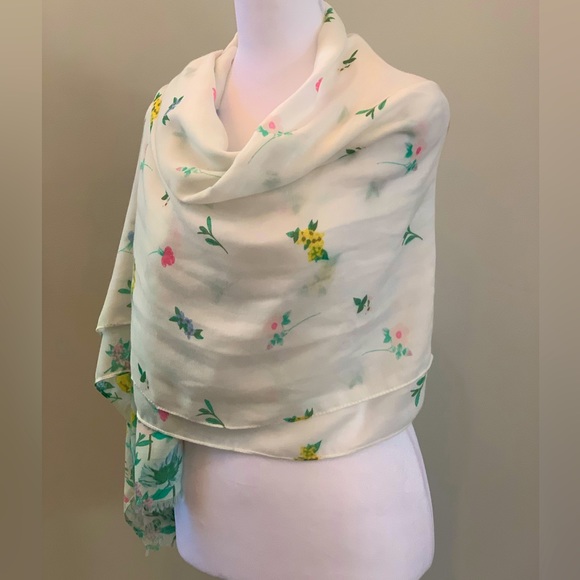 Spring Floral Scarf - Picture 4 of 11